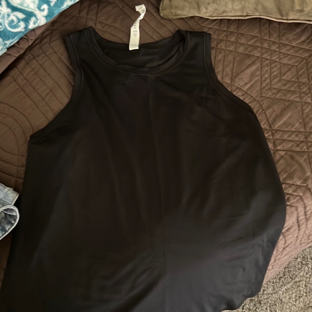 Size 8 lulu top
